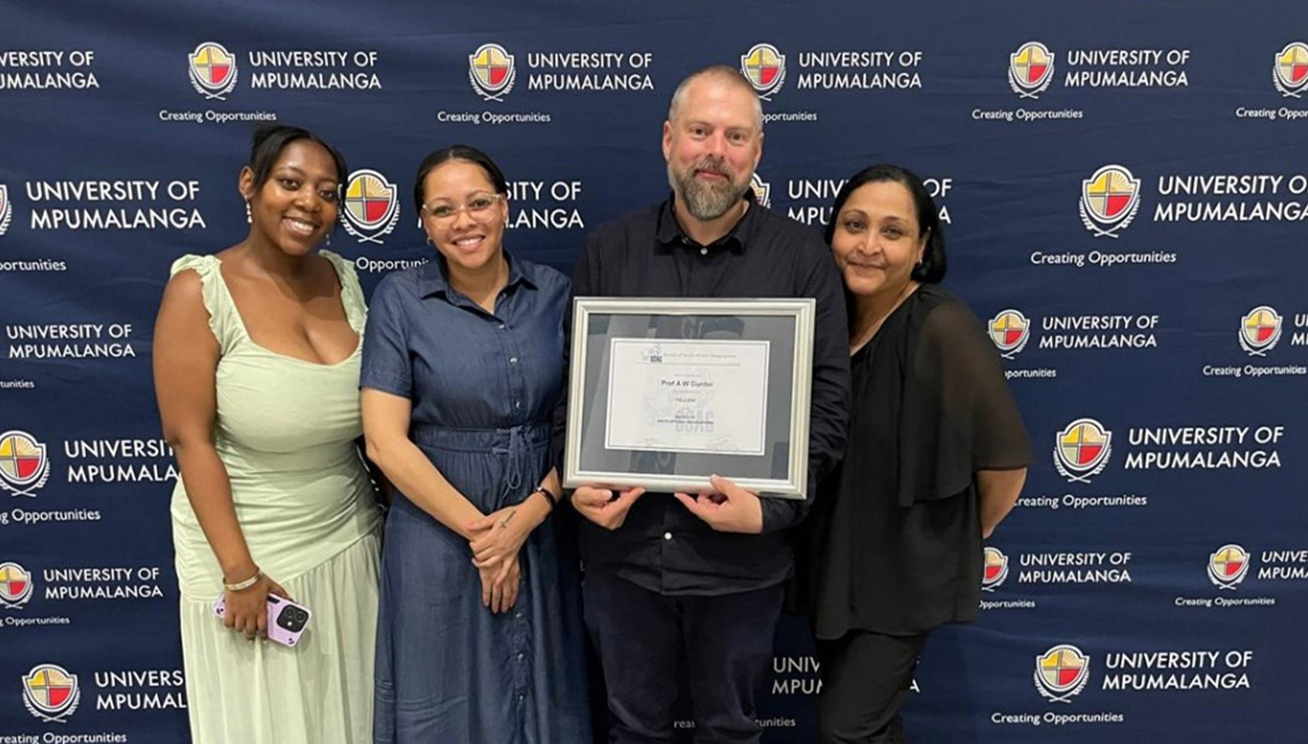 Prof-Ashley--MYUNISA LEAD.jpg